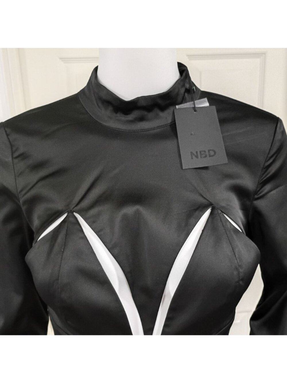 NWT NBD Norah Mini Dress Women's XS Black Lightweight Satin Back Cut-Out Long Sl - Picture 6 of 13